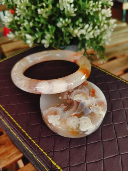 Blossoming Sakura Agate Bangle